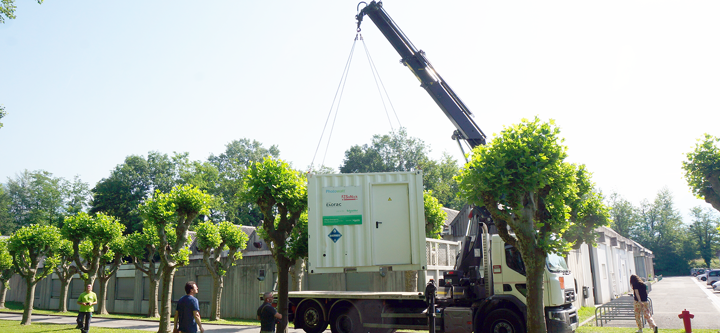 Le container amorce sa descente 