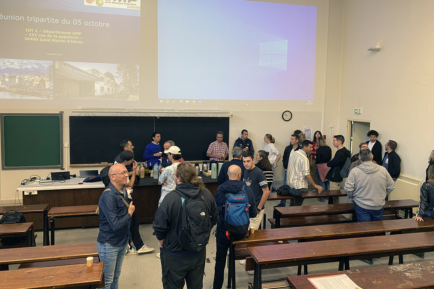 Début de la rencontre en amphi autour d'un petit-déjeuner