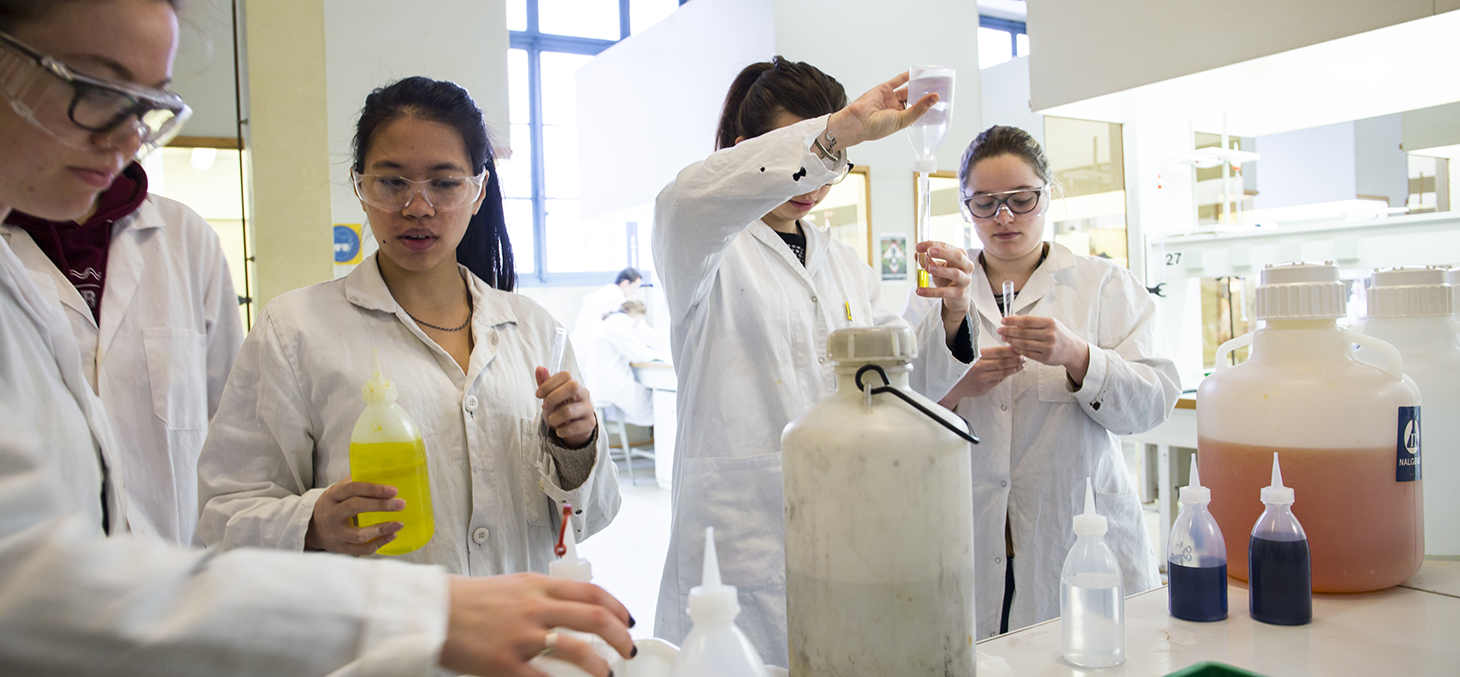 Visite au département Chimie des élèves de 1ère du lycée Aristide Bergès de Seyssinet